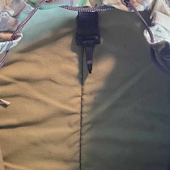 Vintage Realtree Remington Extra Large 4 Pocket Cinch Top Backpack - Picture 5 of 12